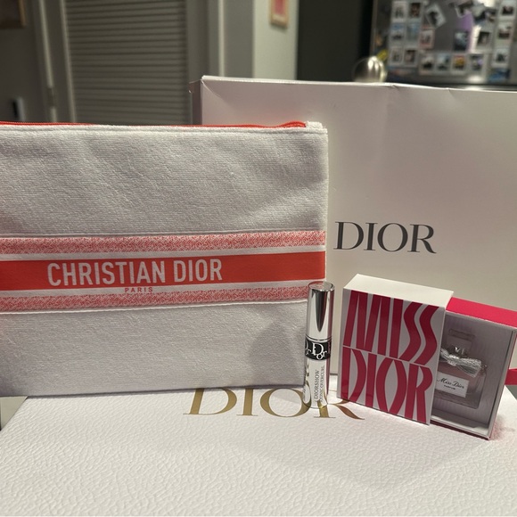 Red Dior Beauty bundle - Picture 3 of 10